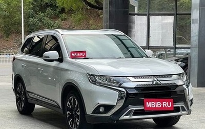 Mitsubishi Outlander III рестайлинг 3, 2020 год, 2 050 000 рублей, 1 фотография