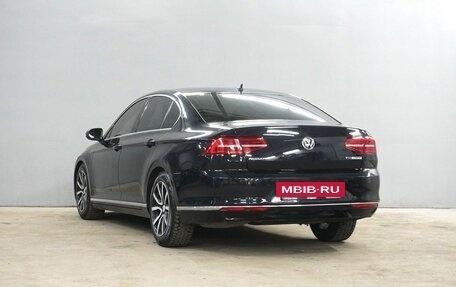 Volkswagen Passat B8 рестайлинг, 2016 год, 1 768 000 рублей, 6 фотография