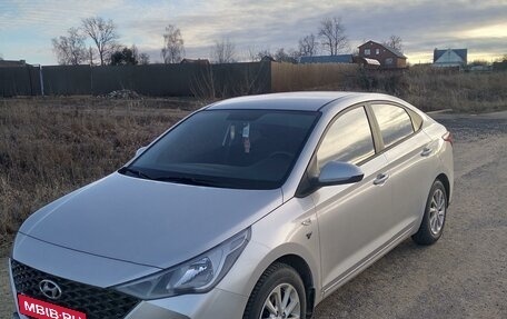 Hyundai Solaris II рестайлинг, 2021 год, 1 930 000 рублей, 7 фотография