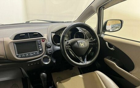 Honda Fit Shuttle I рестайлинг, 2012 год, 1 000 000 рублей, 26 фотография