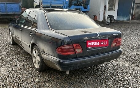 Mercedes-Benz E-Класс, 1997 год, 380 000 рублей, 5 фотография