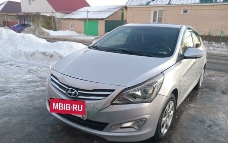 Hyundai Solaris II рестайлинг, 2015 год, 1 000 000 рублей, 6 фотография