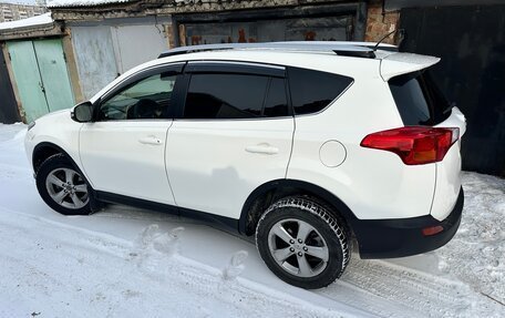 Toyota RAV4, 2015 год, 1 675 000 рублей, 3 фотография