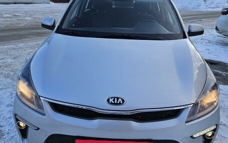 KIA Rio IV, 2019 год, 1 365 000 рублей, 2 фотография