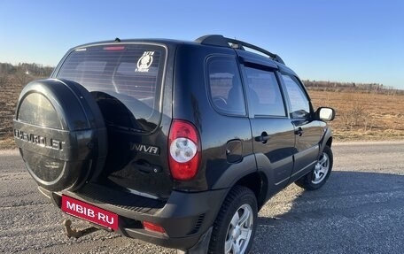 Chevrolet Niva I рестайлинг, 2011 год, 590 000 рублей, 12 фотография