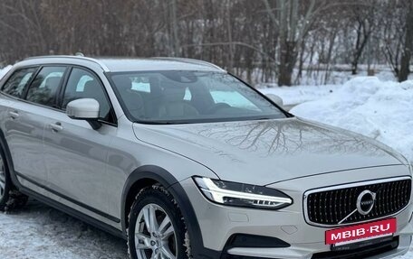 Volvo V90 Cross Country I рестайлинг, 2018 год, 2 550 000 рублей, 3 фотография