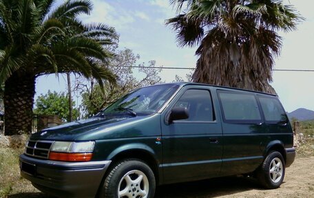 Chrysler Voyager II, 1992 год, 120 000 рублей, 1 фотография