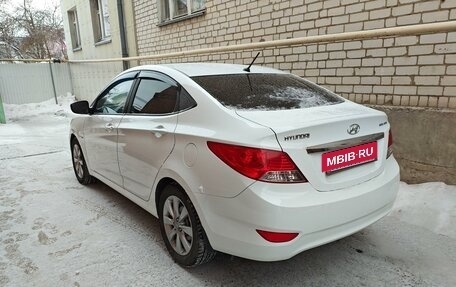 Hyundai Solaris II рестайлинг, 2013 год, 730 000 рублей, 3 фотография