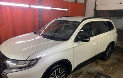 Mitsubishi Outlander III рестайлинг 3, 2015 год, 1 590 000 рублей, 1 фотография