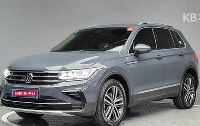 Volkswagen Tiguan II, 2022 год, 2 950 000 рублей, 1 фотография