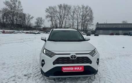 Toyota RAV4, 2020 год, 3 800 000 рублей, 4 фотография