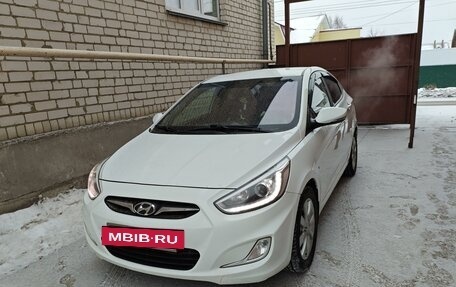 Hyundai Solaris II рестайлинг, 2013 год, 730 000 рублей, 2 фотография