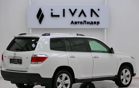 Toyota Highlander III, 2012 год, 1 799 000 рублей, 4 фотография