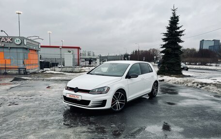 Volkswagen Golf GTI VII, 2016 год, 2 300 000 рублей, 2 фотография