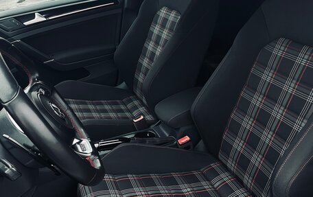 Volkswagen Golf GTI VII, 2016 год, 2 300 000 рублей, 9 фотография