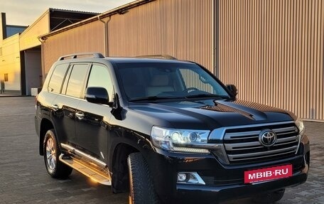 Toyota Land Cruiser 200, 2016 год, 6 800 000 рублей, 7 фотография