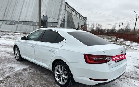 Skoda Superb III рестайлинг, 2018 год, 2 350 000 рублей, 3 фотография