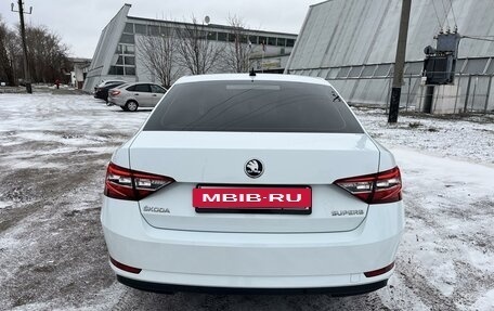 Skoda Superb III рестайлинг, 2018 год, 2 350 000 рублей, 5 фотография