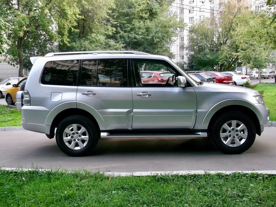 Mitsubishi Pajero IV рестайлинг 1, 2011 год, 430 000 рублей, 5 фотография