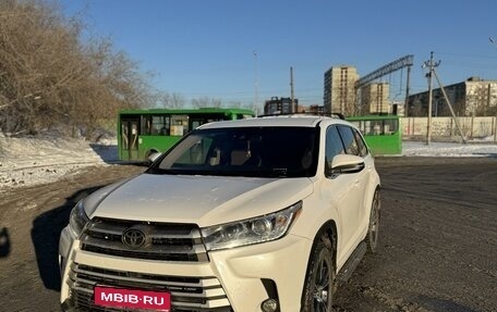 Toyota Highlander III, 2018 год, 3 500 000 рублей, 1 фотография