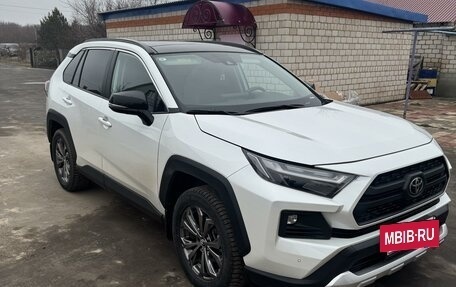 Toyota RAV4, 2024 год, 4 150 000 рублей, 9 фотография