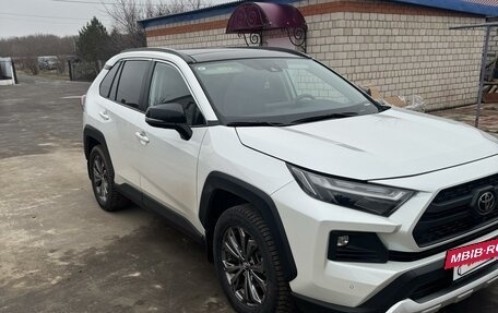 Toyota RAV4, 2024 год, 4 150 000 рублей, 4 фотография