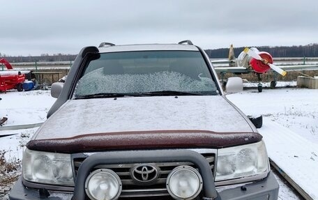 Toyota Land Cruiser 100 рестайлинг 2, 1998 год, 2 800 000 рублей, 2 фотография