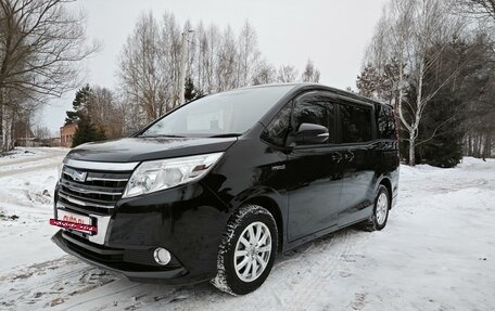 Toyota Noah III, 2014 год, 1 850 000 рублей, 10 фотография