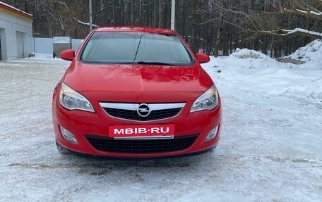 Opel Astra J, 2010 год, 650 000 рублей, 3 фотография