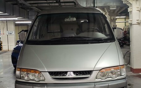 Mitsubishi Space Gear I рестайлинг, 2004 год, 1 590 000 рублей, 2 фотография