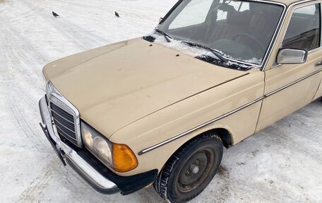 Mercedes-Benz W123, 1977 год, 170 000 рублей, 2 фотография