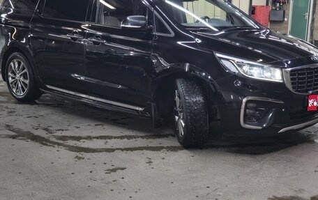 KIA Carnival III, 2019 год, 2 700 000 рублей, 1 фотография