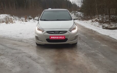 Hyundai Solaris II рестайлинг, 2013 год, 780 000 рублей, 1 фотография