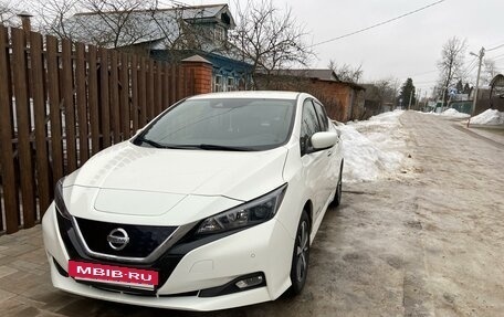 Nissan Leaf II, 2018 год, 2 153 000 рублей, 9 фотография