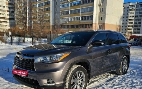 Toyota Highlander III, 2014 год, 3 190 000 рублей, 2 фотография