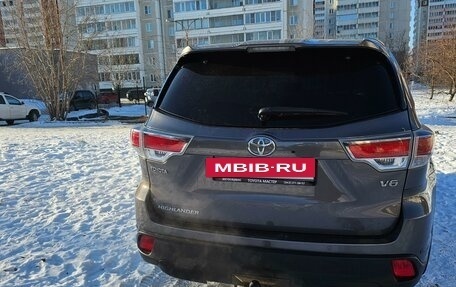 Toyota Highlander III, 2014 год, 3 190 000 рублей, 4 фотография