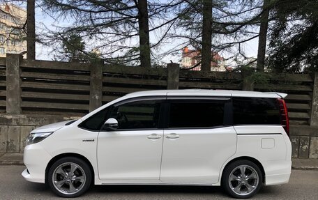 Toyota Noah III, 2014 год, 1 800 000 рублей, 3 фотография