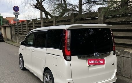 Toyota Noah III, 2014 год, 1 800 000 рублей, 5 фотография