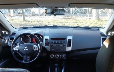 Mitsubishi Outlander III рестайлинг 3, 2008 год, 1 360 000 рублей, 6 фотография