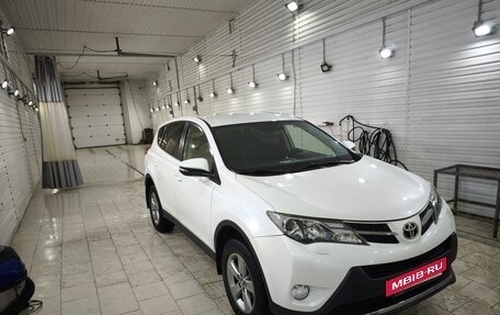 Toyota RAV4, 2015 год, 2 300 000 рублей, 8 фотография