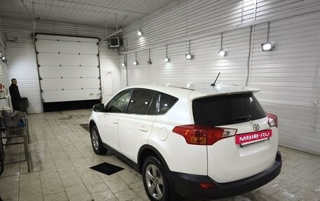 Toyota RAV4, 2015 год, 2 300 000 рублей, 3 фотография