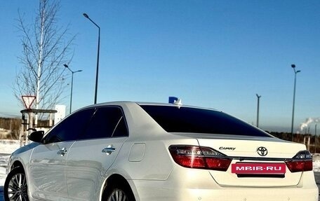 Toyota Camry, 2017 год, 2 450 000 рублей, 6 фотография