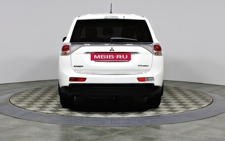 Mitsubishi Outlander III рестайлинг 3, 2012 год, 1 297 000 рублей, 6 фотография