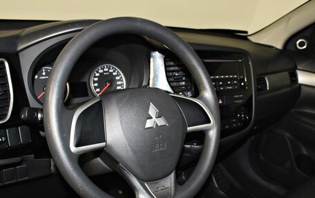 Mitsubishi Outlander III рестайлинг 3, 2012 год, 1 297 000 рублей, 10 фотография