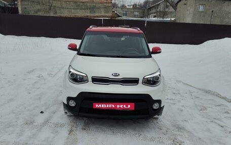 KIA Soul II рестайлинг, 2018 год, 2 100 000 рублей, 2 фотография