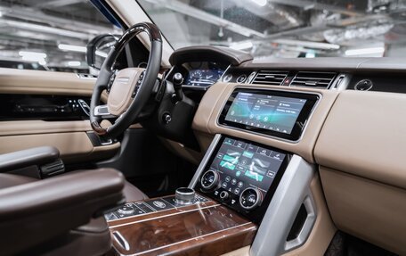 Land Rover Range Rover IV рестайлинг, 2018 год, 8 800 000 рублей, 10 фотография