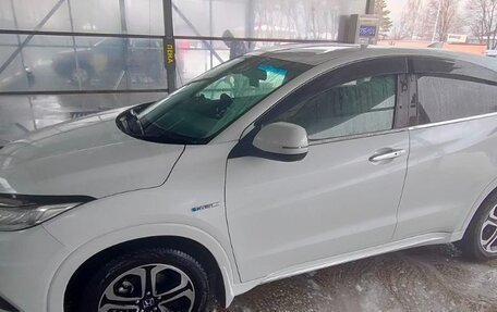 Honda Vezel, 2019 год, 2 350 000 рублей, 3 фотография