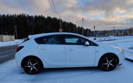 Opel Astra J, 2010 год, 630 000 рублей, 5 фотография