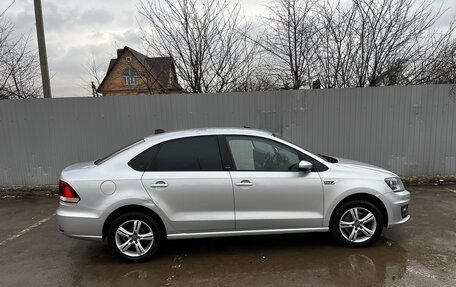 Volkswagen Polo VI (EU Market), 2016 год, 800 000 рублей, 2 фотография