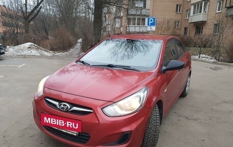 Hyundai Solaris II рестайлинг, 2012 год, 750 000 рублей, 20 фотография